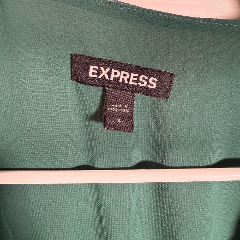 Express Emerald Ruffle Blouse - Picture 3 of 4